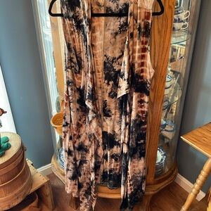 Coin Tie-Dye Sleeveless Duster Vest in Black and Brown 2x